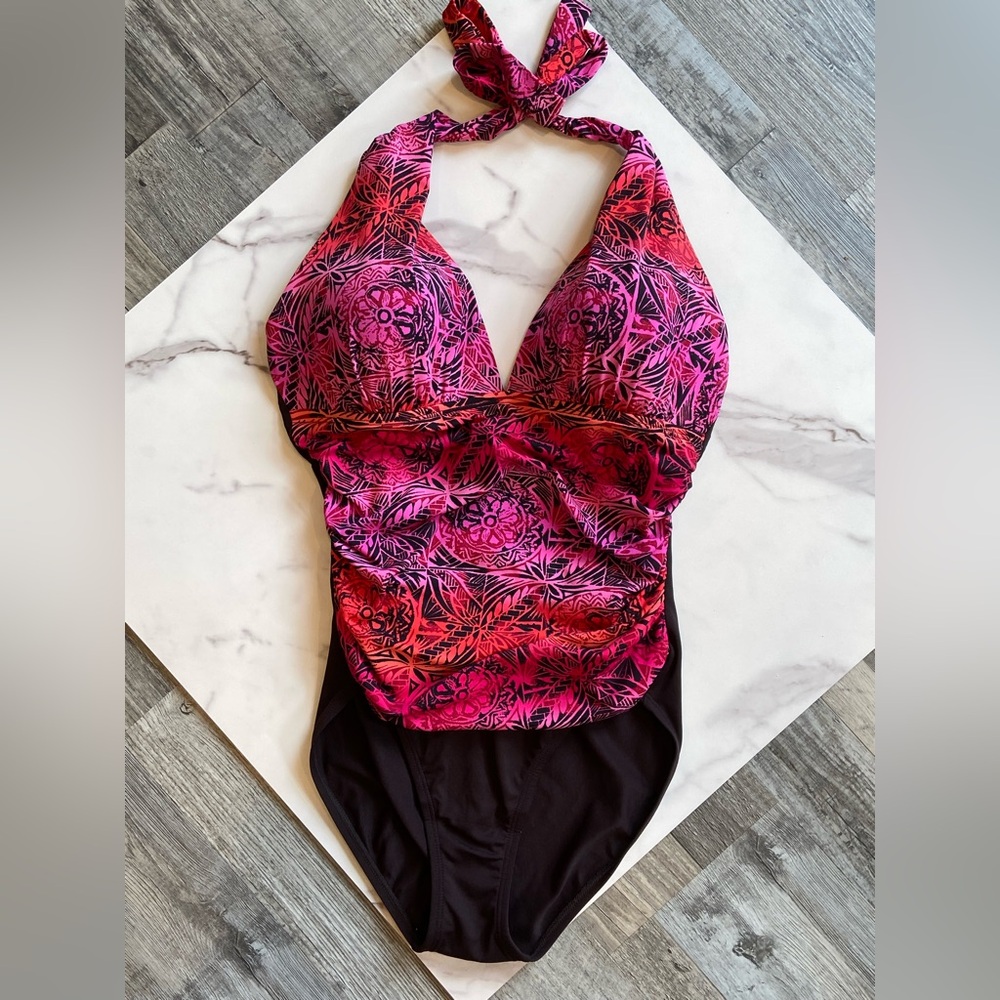 La Blanca Halter Top One Piece Swimsuit Size 12 Pink Black Flowers Tummy Panel